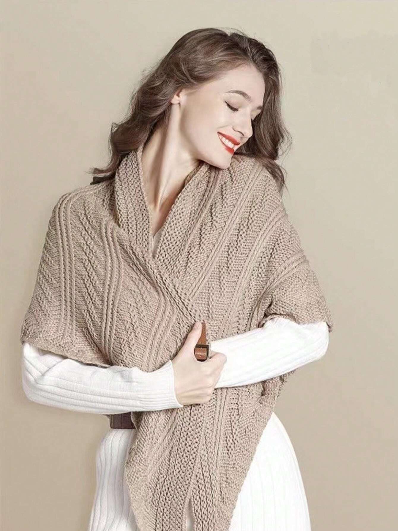 Renée® I Multifunctional Triangle Shawl