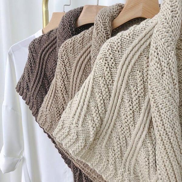 Renée® I Multifunctional Triangle Shawl